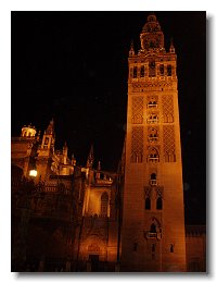 2007 09 05 Sevilla Giralda at night